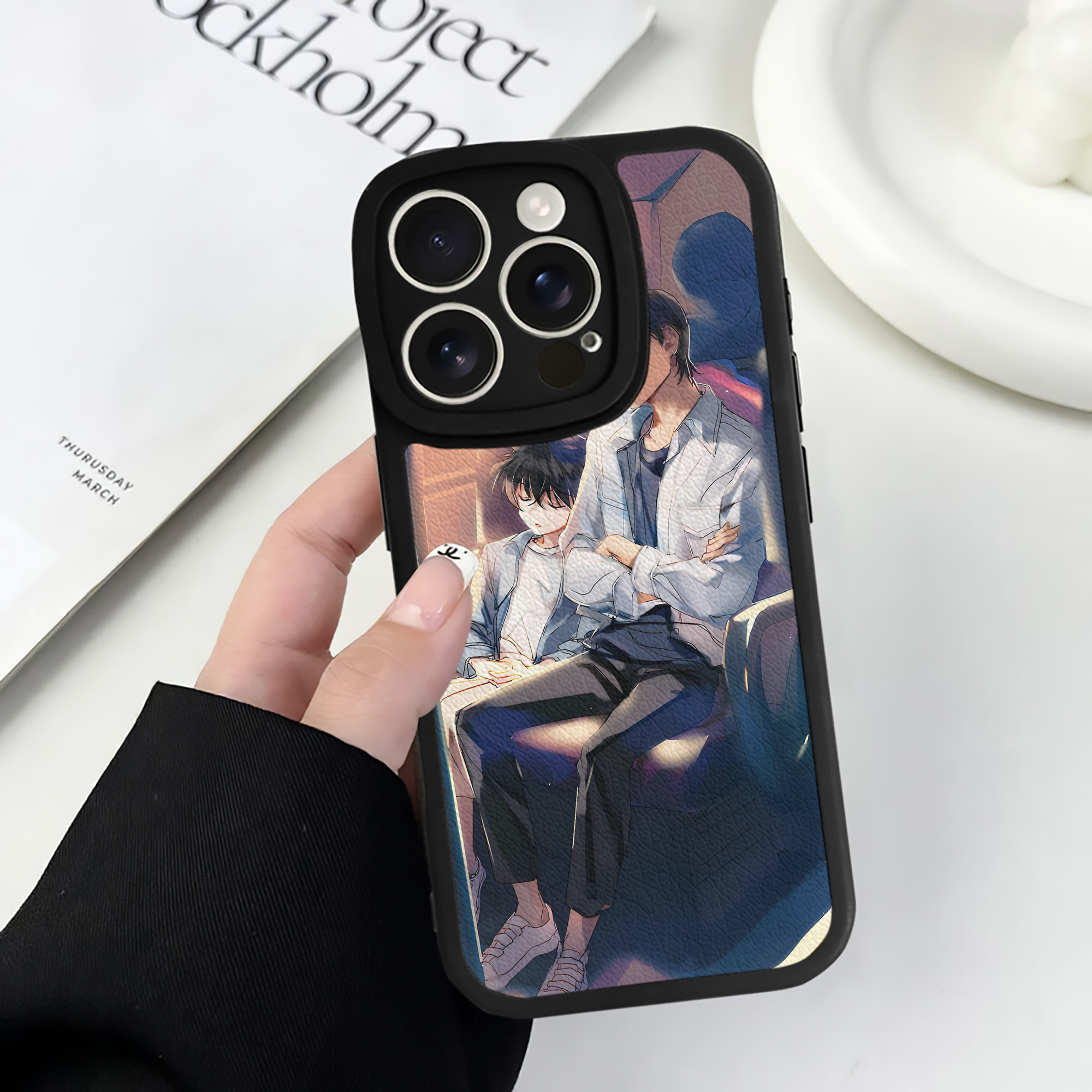 （画像用） 名探偵コナン Detective Conan 【iPhone 16シリーズ対応】シリコンスマホケース（レザー調） 材質：シリコン